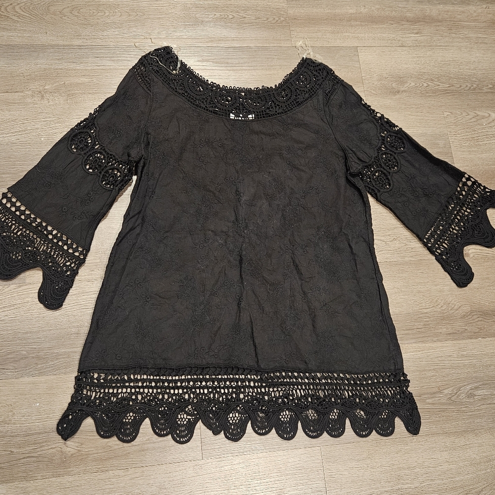 La Blanca Lace Trim Top